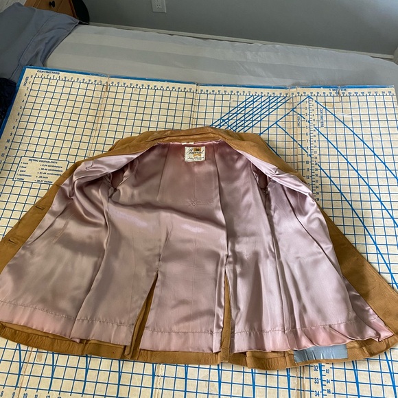 Woman’s suede jacket - Picture 4 of 8